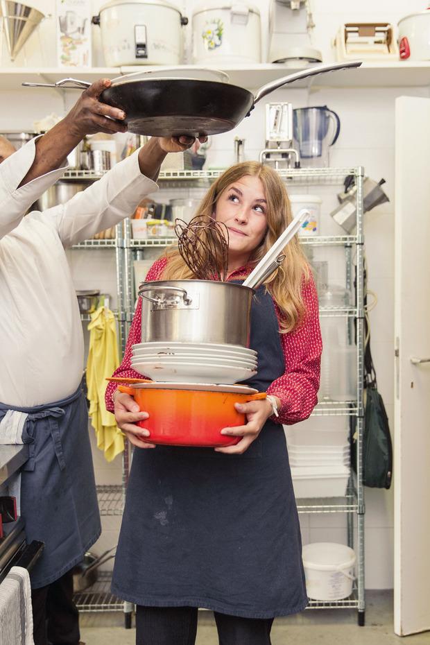 Emma Bellengé: 'Ik vind dit geen minderwaardige job. We zijn allemaal een belangrijke schakel in de keuken'