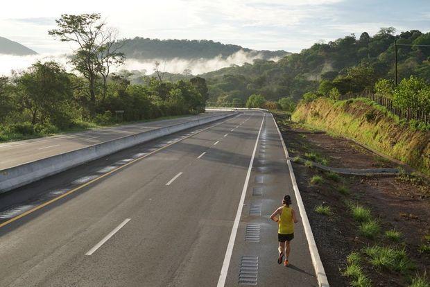 Twee Belgen rennen 590 marathons in twee jaar: 'Ons leven is nu zeer klein, maar toch ontzettend rijk'