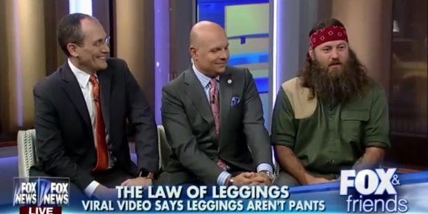 Volledig mannelijk panel beslist: mogen vrouwen leggings dragen?