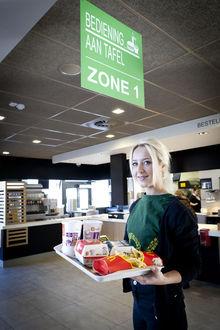 McDonald's gaat hamburgers aan tafel serveren in België