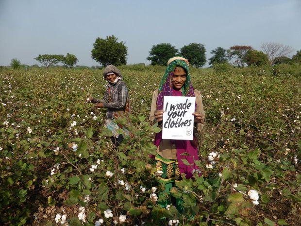 Oprichtster Fashion Revolution: 'We kennen de mensen die onze kleren maken niet en dat kost levens'