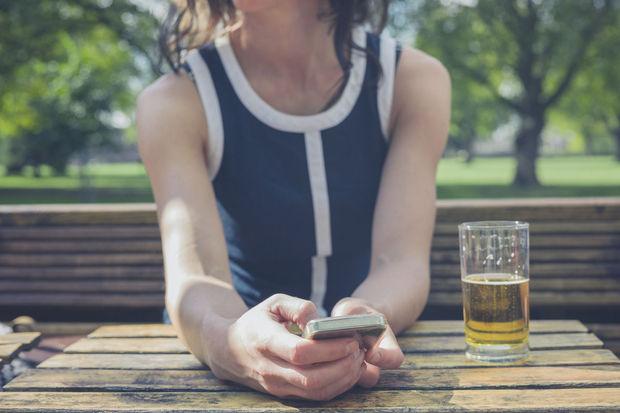 Onderzoek bevestigt: Belgen zijn razend trots op hun bier (en dat geldt ook voor vrouwen)