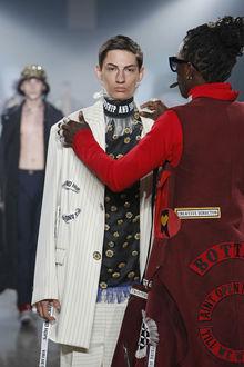 Rushemy Botter, student aan Antwerpse Modeacademie, showt op New York Fashion Week: 'ik wil de wereld veroveren'.