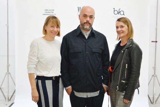 v.l.n.r.: Ruth Goossens (Knack Weekend), Benoît Béthume (artistiek directeur expo) en Delphine Kindermans (Le Vif Weekend)