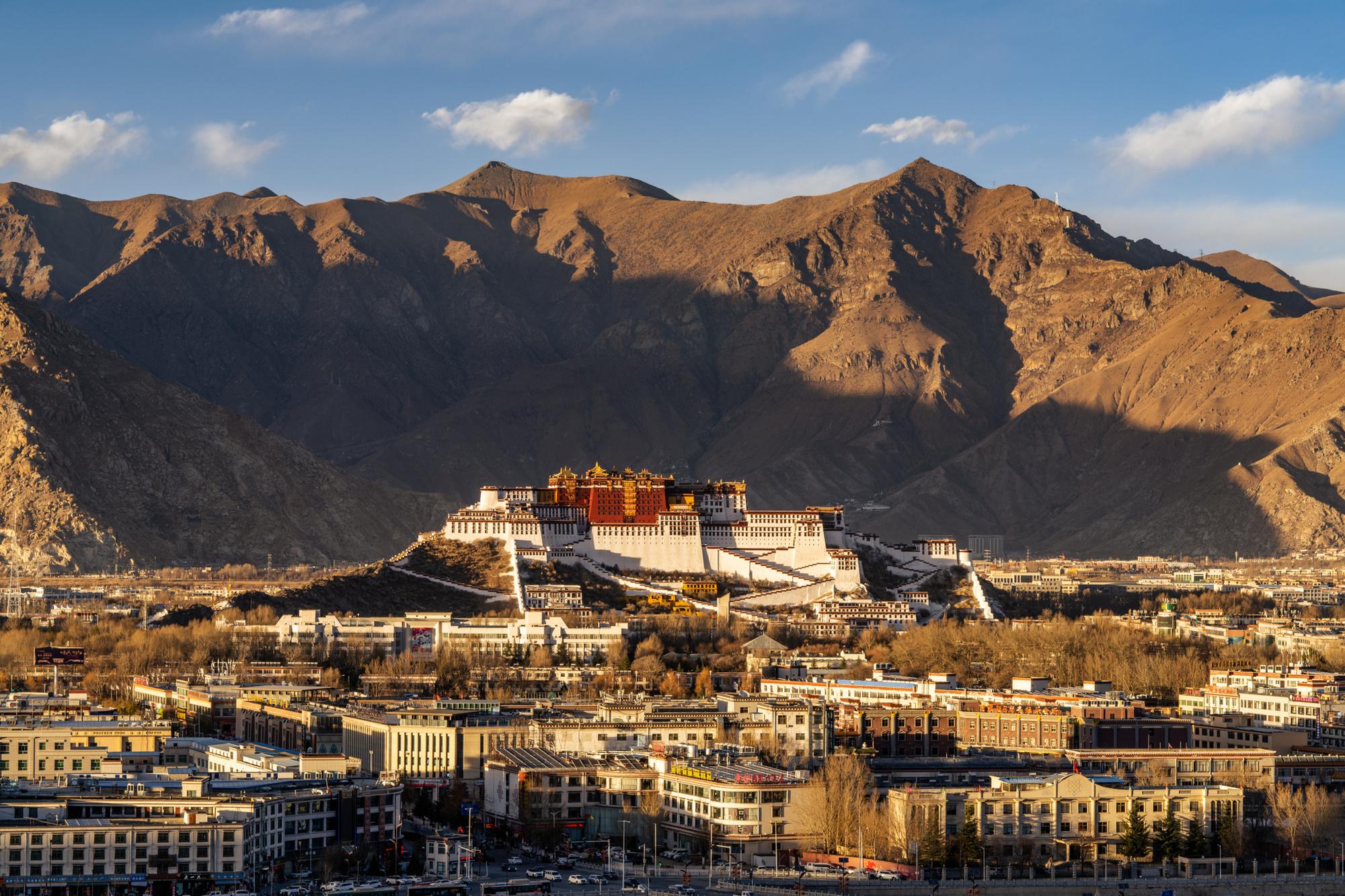 De verboden stad Lhasa, waar ze in totaal zo'n twee maanden doorbracht voor ze ontdekt werd.