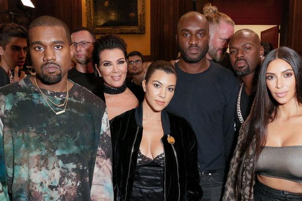 Virgil Abloh in het gezelschap van Kanye West, Kim Kardashian en co
