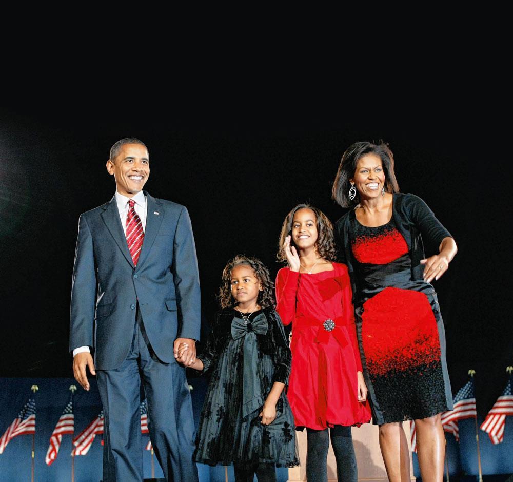 2008. Michelle Obama zet de overwinning van haar man kracht bij in een jurk van Narciso Rodriguez.