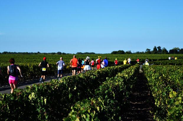 De Marathon du Médoc loopt langs idyllische wijnranken en kastelen.