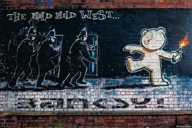 Banksy - of toch zijn werk - is alomtegenwoordig in Bristol.