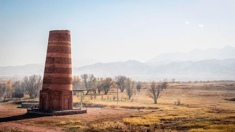 De Buranatoren: een duizend jaar oude getuige van de stad Balasagun.
