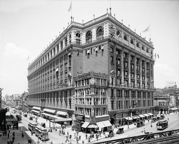 1908: Macy's op Herald Square, New York.