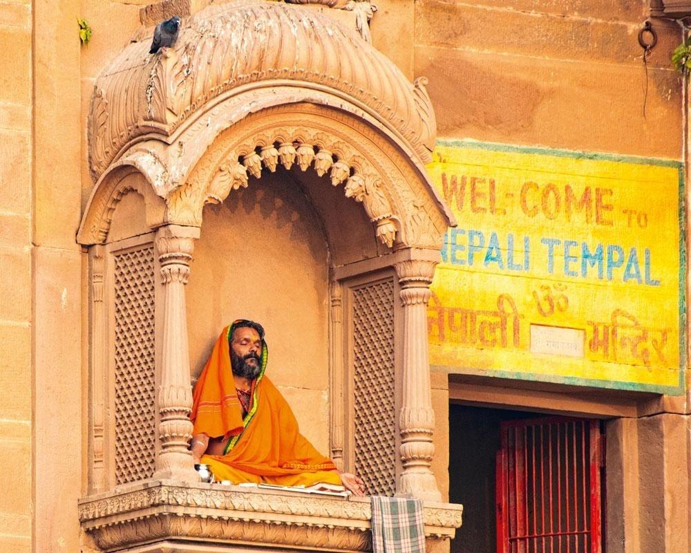 Varanasi, waar spiritualiteit en commercie elkaar ontmoeten..