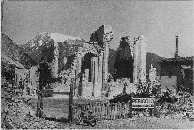 De Duomo Venzone in 1976.