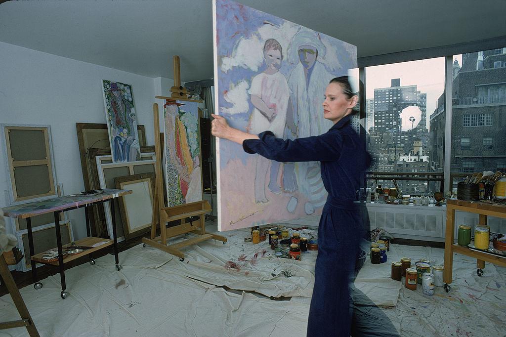 In haar studio in New York (1976)