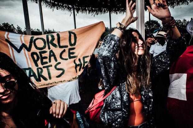 Come as you are: hoe Tomorrowland dichter bij Woodstock staat dan we denken