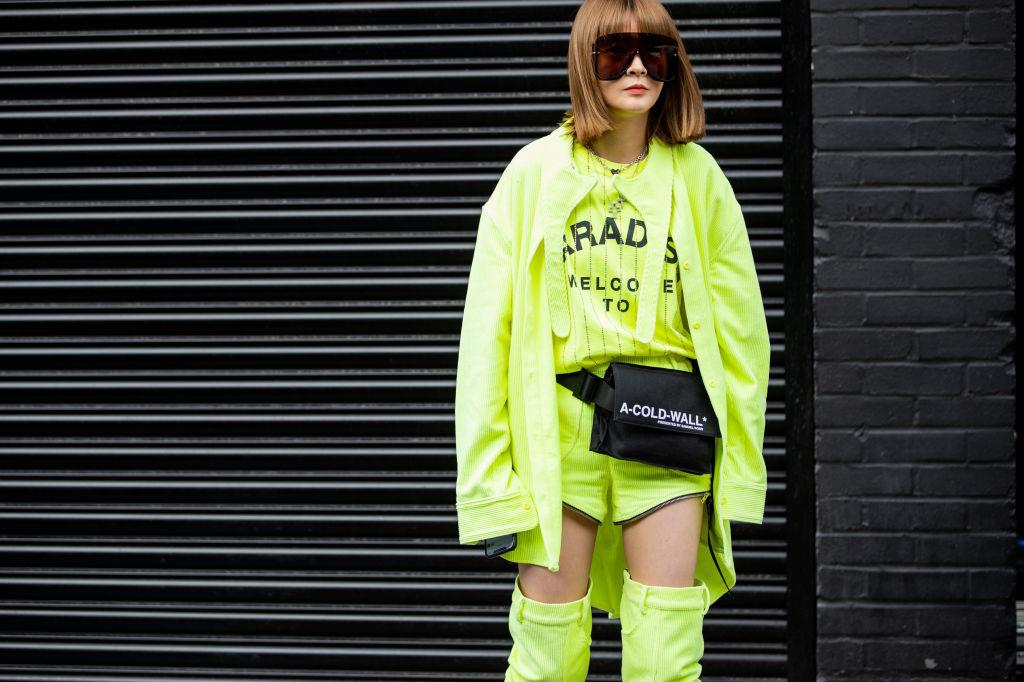 De opvallendste trend van deze zomer is veruit neon-kleding