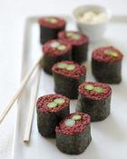 Maki-sushi's van rode biet en asperges