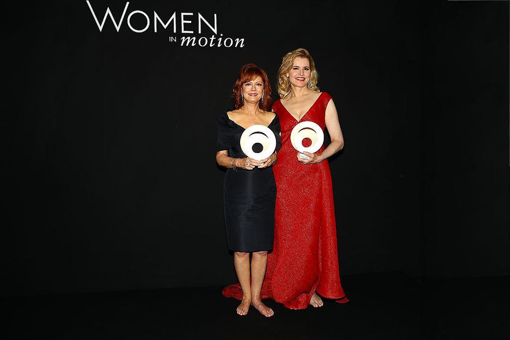 Susan Sarandon en Geena Davis tijdens de Award Ceremony op het Kering And Cannes Festival Official Dinner.
