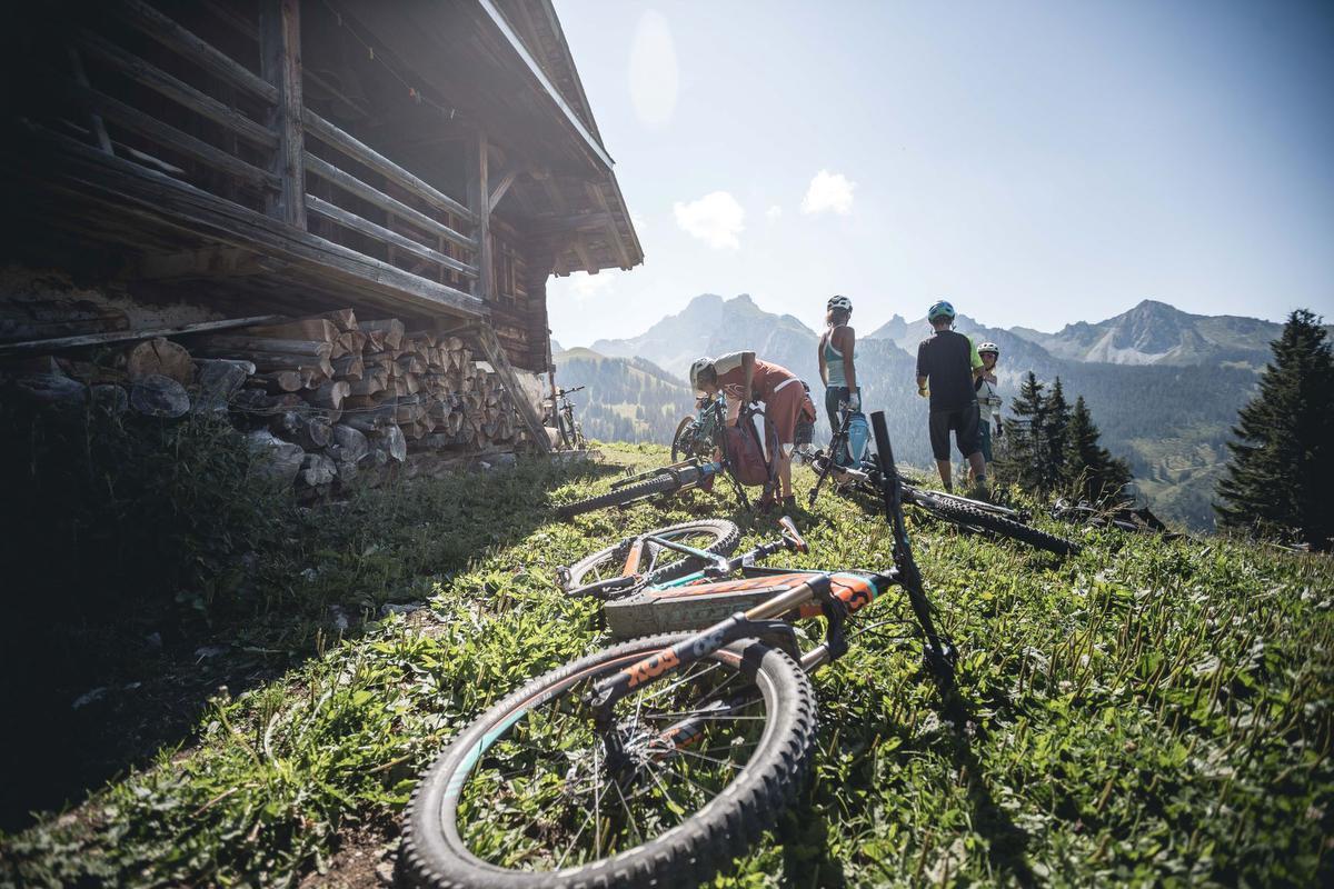 De Ronde van Gstaad: Fietsen in de Alpen in je eigen tempo