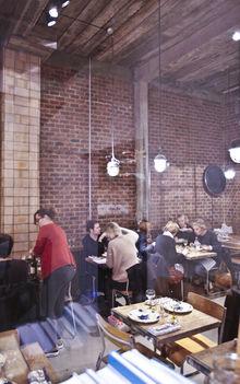 Restaurant Krab Club in Brussel: Zeebanket in bouwwerfdecor