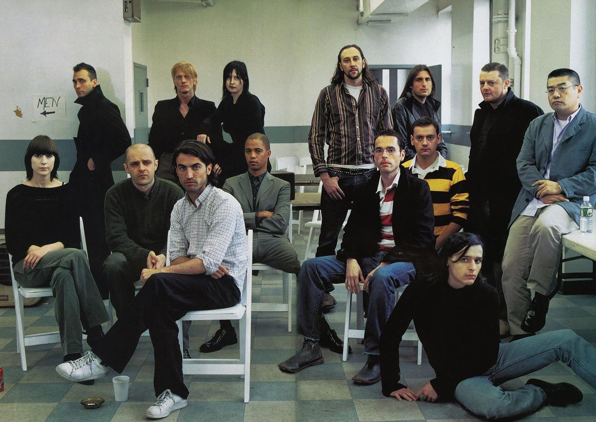 De nieuwe lichting anno 2000 volgens Vogue. Filip Arickx en An Vandevorst staan samen op de achterste rij, in het gezelschap van onder meer Véronique Branquinho (uiterst links) en Olivier Theyskens (rechtsonder).