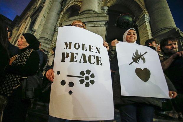 Molenbeek : Entre 2.000 et 2.500 personnes au rassemblement en mémoire des victimes de Paris