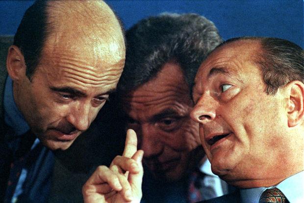 Juppé et Chirac en 1993 lors d'une conférence du RPR à la Rochelle