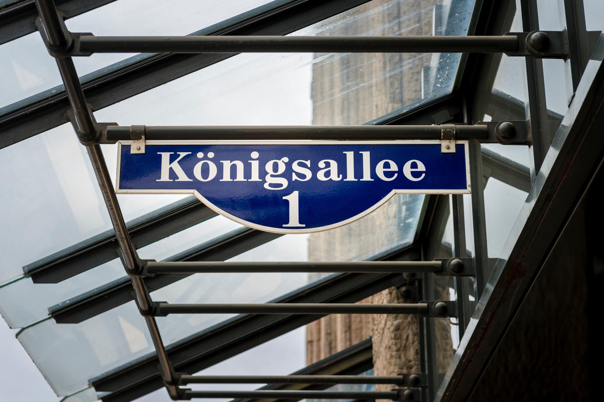 De Königsallee, beter bekend als de Kö, is een zeer stijlvolle winkelboulevard