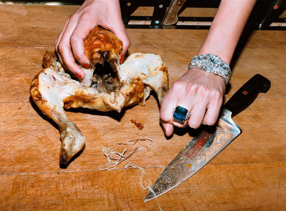 Chicken, een beruchte foto van Helmut Newton voor de Franse Vogue uit 1994.