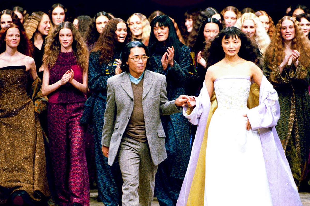 Kenzo Takada tijdens Paris Fashion Week in 1999