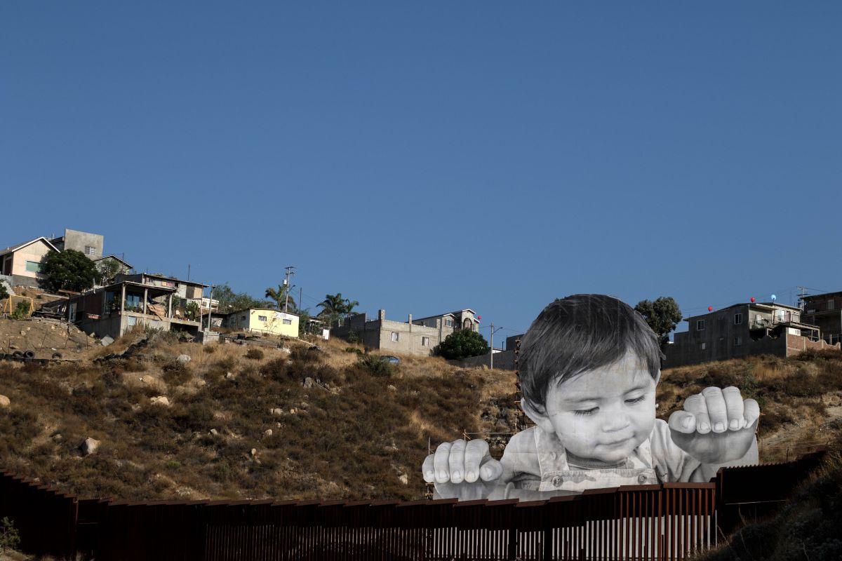 Kunstwerk in Californië op de grens met Mexico uit 2017.