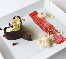 Hart van chocolade met appel en peer