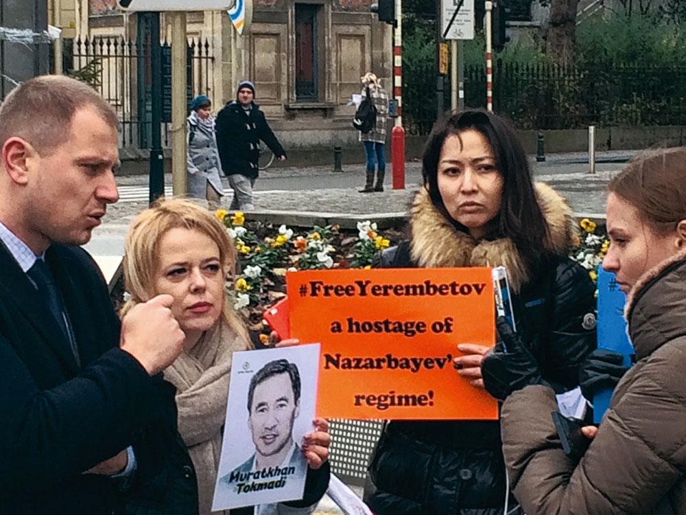 Les manifestations en faveur de la libération d'Iskander Yerimbetov sont ignorées par la presse locale.