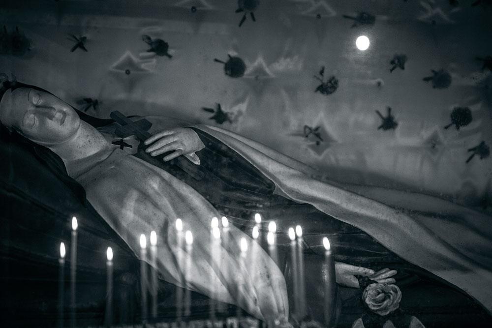 Vierge en dormition à l'église de la Sainte-Vierge de Warquignies.