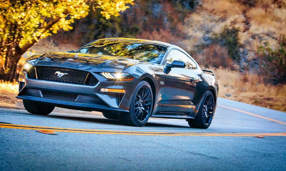 Aujourd'hui, la Mustang est toujours là Elle nous revient même peaufinée pour le millésime 2018.