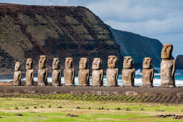 Les Moai arrivés à destination montraient leur dos à la mer. En protecteurs face à une mer hostile ?