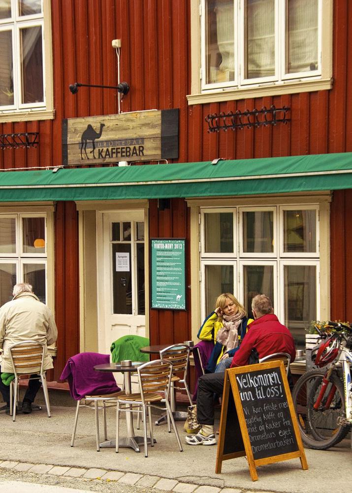 In Trondheim is er tijd voor een stadswandeling en en koffie.
