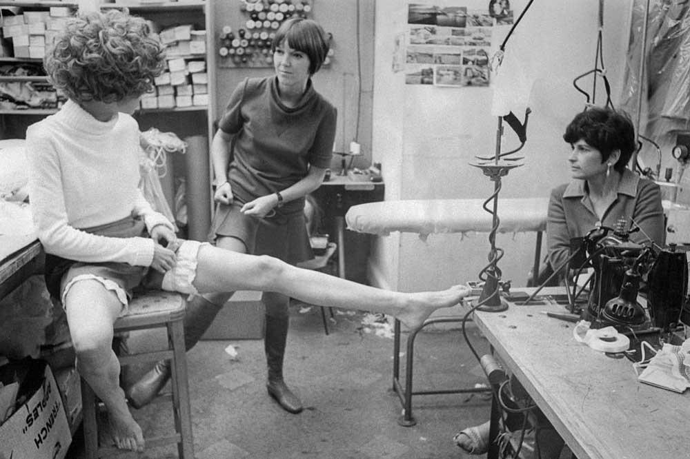 Mary Quant in haar atelier
