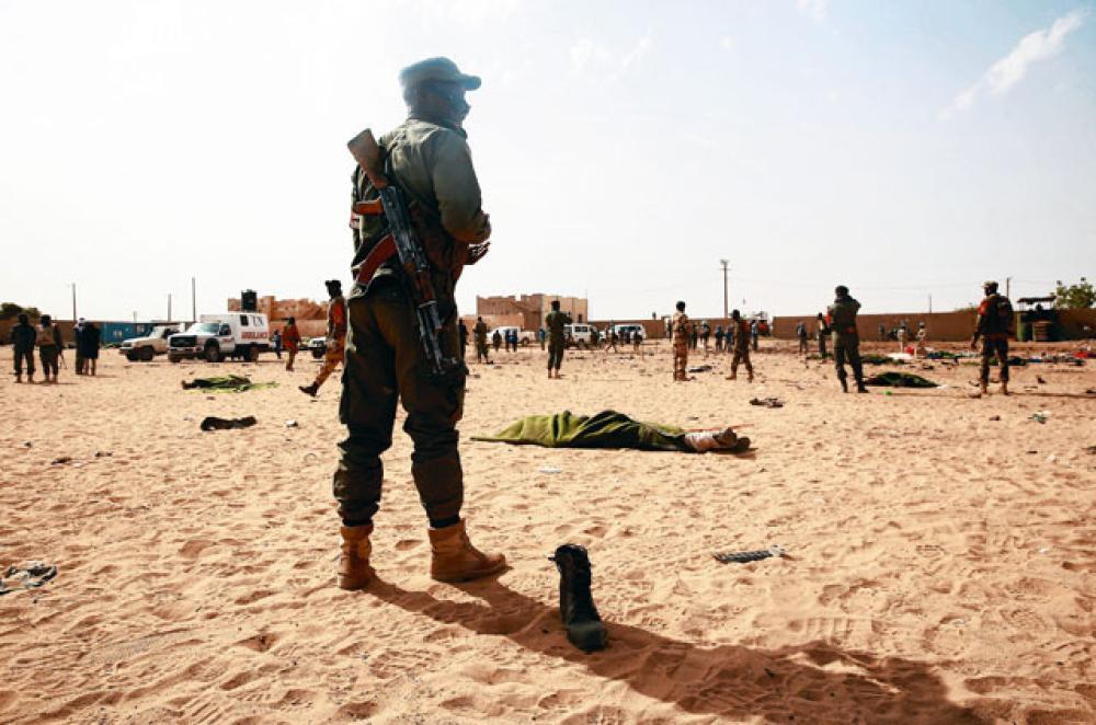 Le 18 janvier 2017, un commando-suicide attaque un camp militaire malien à Gao. Bilan :près de 80 morts.