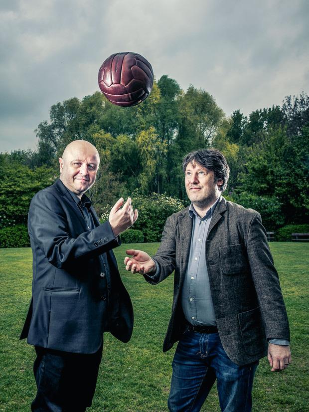 Le ballon rond, passion commune à l'intervieweur (Stephan Streker) et l'interviewé (Olivier Mouton).