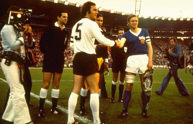22 juin 1974. La République démocratie d'Allemagne (RDA) bat sa consoeur de l'Ouest 1-0 en Coupe du monde. Un symbole, en pleine guerre froide.