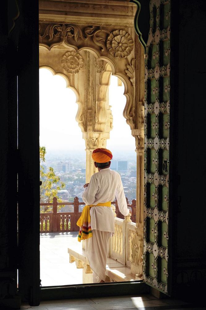Het mausoleum van Maharaka Jaswant Singh is zelf al mooi, maar de uitzichten over Jodhpur maken het een niet te missen plek.