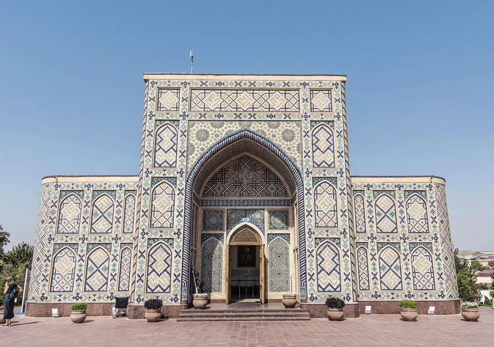 Oasestad Samarkand, ooit een belangrijke halte op de zijderoute, is uitgegroeid tot een van de belangrijkste toeristische trekpleisters.