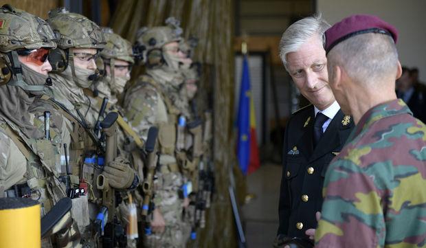 Le roi en visite auprès des forces spéciales belges