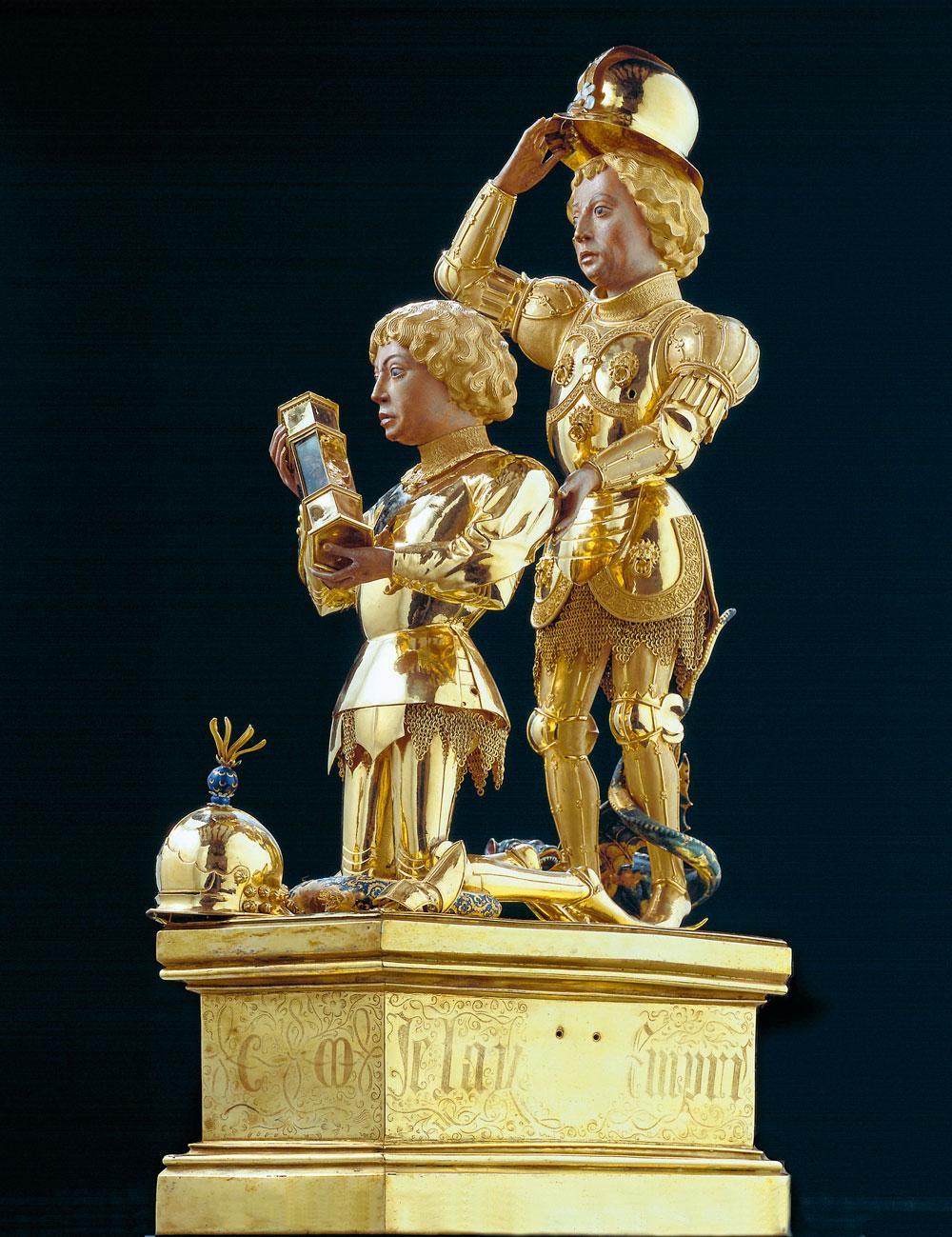 Le reliquaire de Charles le Téméraire, bijou d'orfèvrerie en or massif offert en 1471 par le duc de Bourgogne à la cathédrale de Liège. Non pour se faire pardonner son forfait mais pour affirmer son titre de 