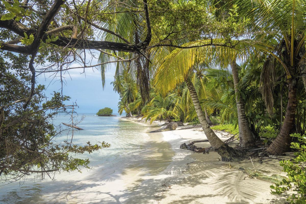 De San Blas-archipel telt honderden paradijselijke eilanden.