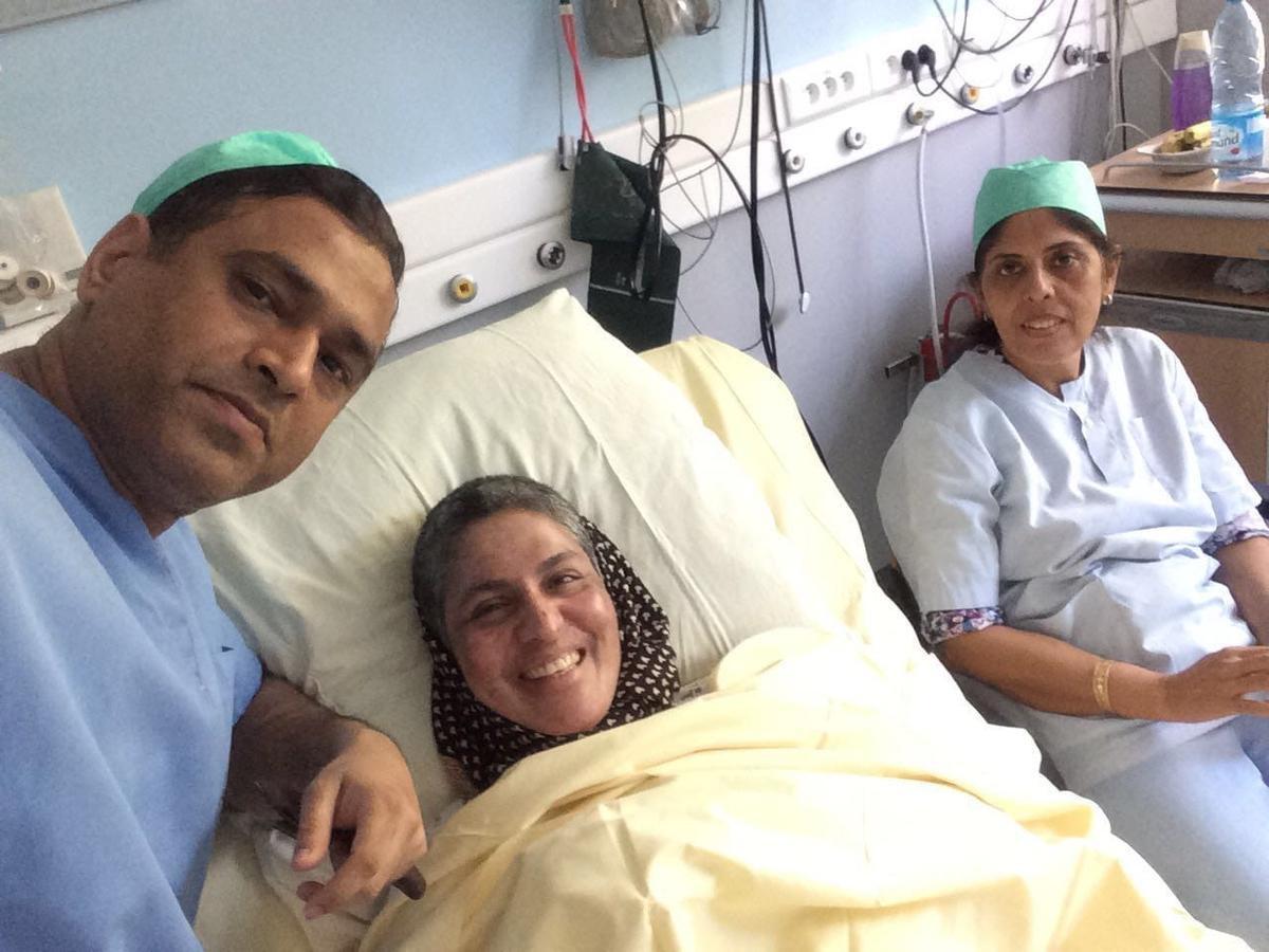 Stewardess Nidhi Chaphekar overleefde de aanslag in Zaventem: 'Ik ben die dag gered om een reden'