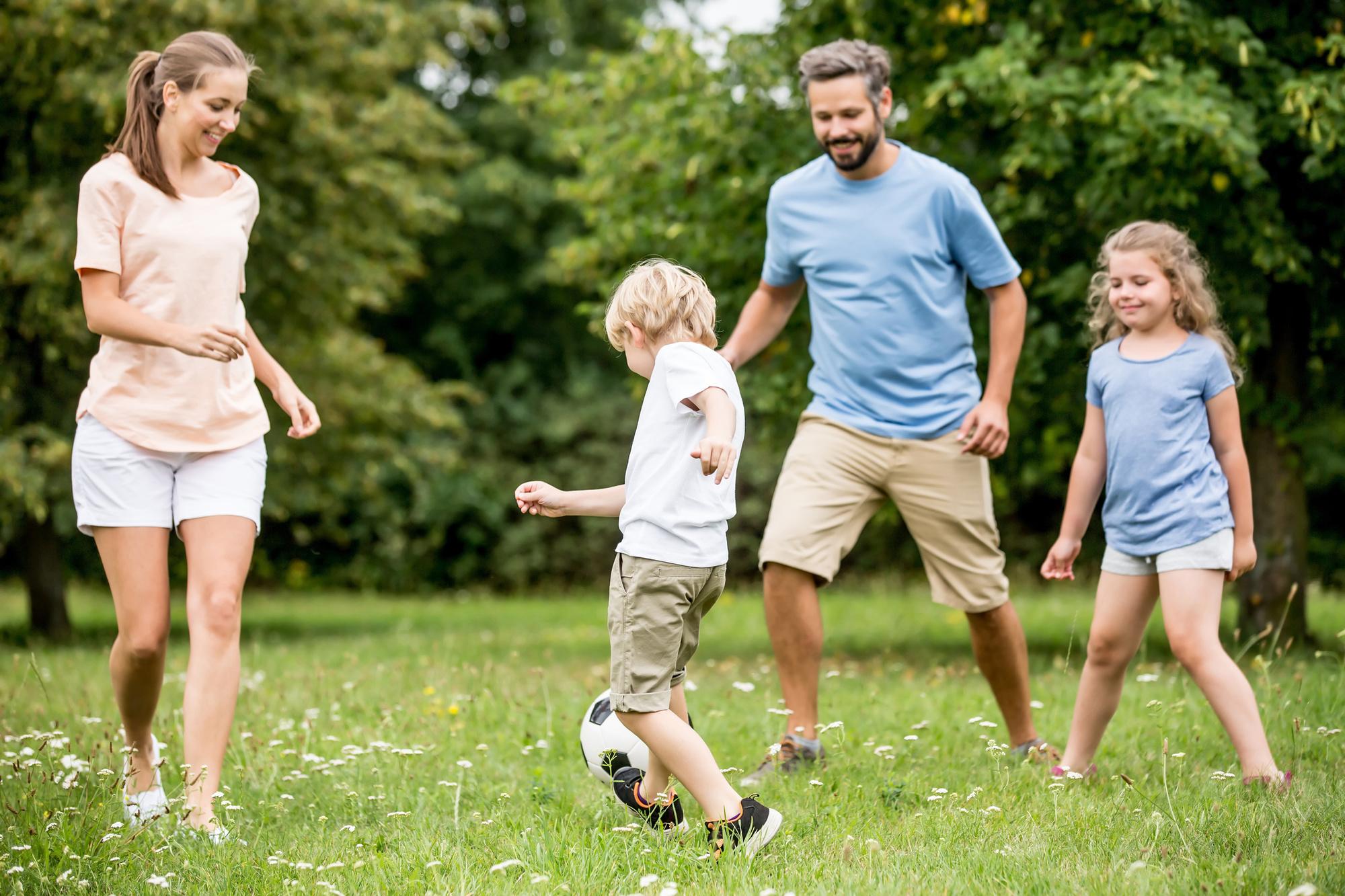 'Een tuin leent zich perfect om te voetballen met het hele gezin'