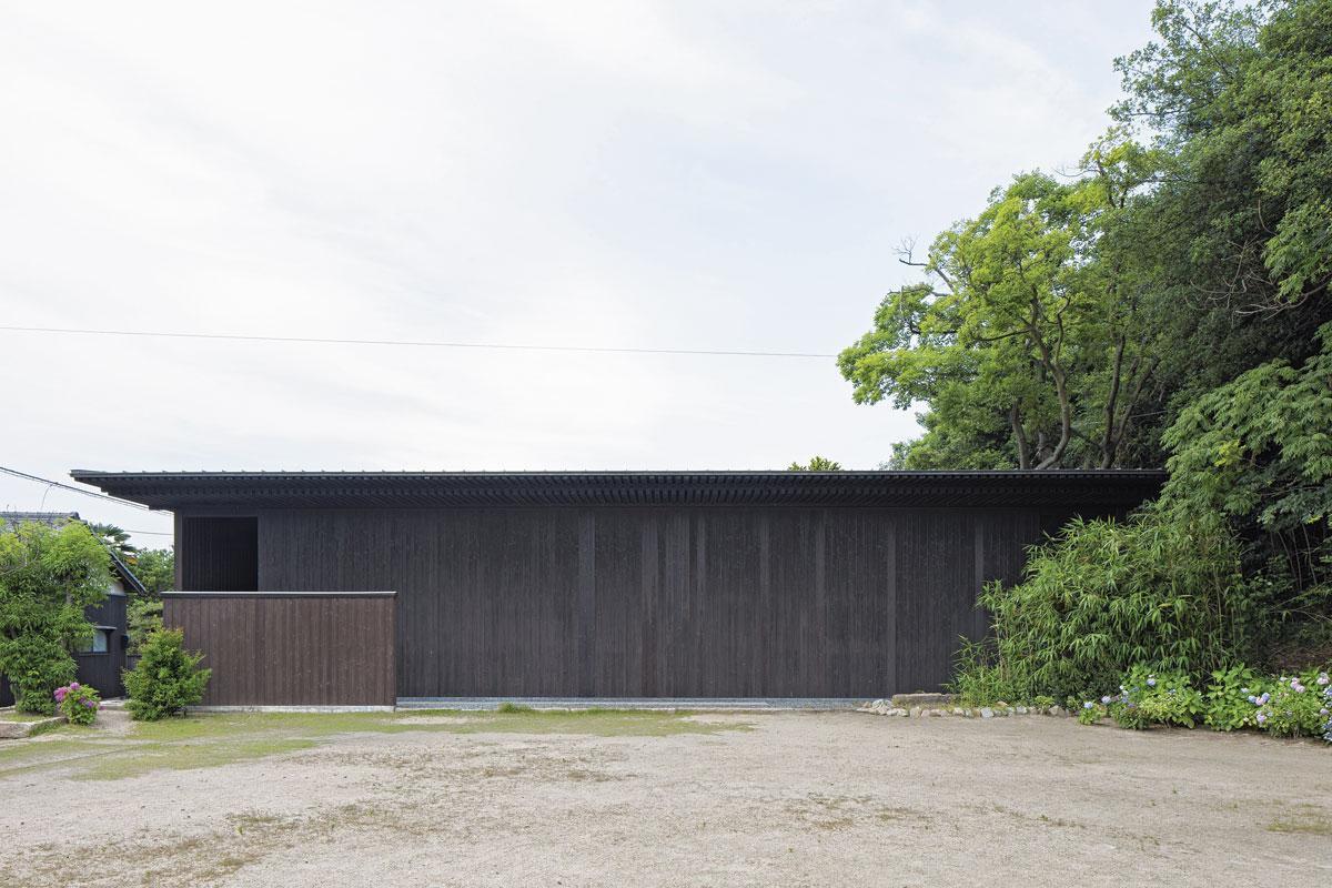 Minamidera, ontworpen door Tadao Ando voor Benesse Art Foundation, werd gebouwd als onderkomen voor werk van James Turrell.