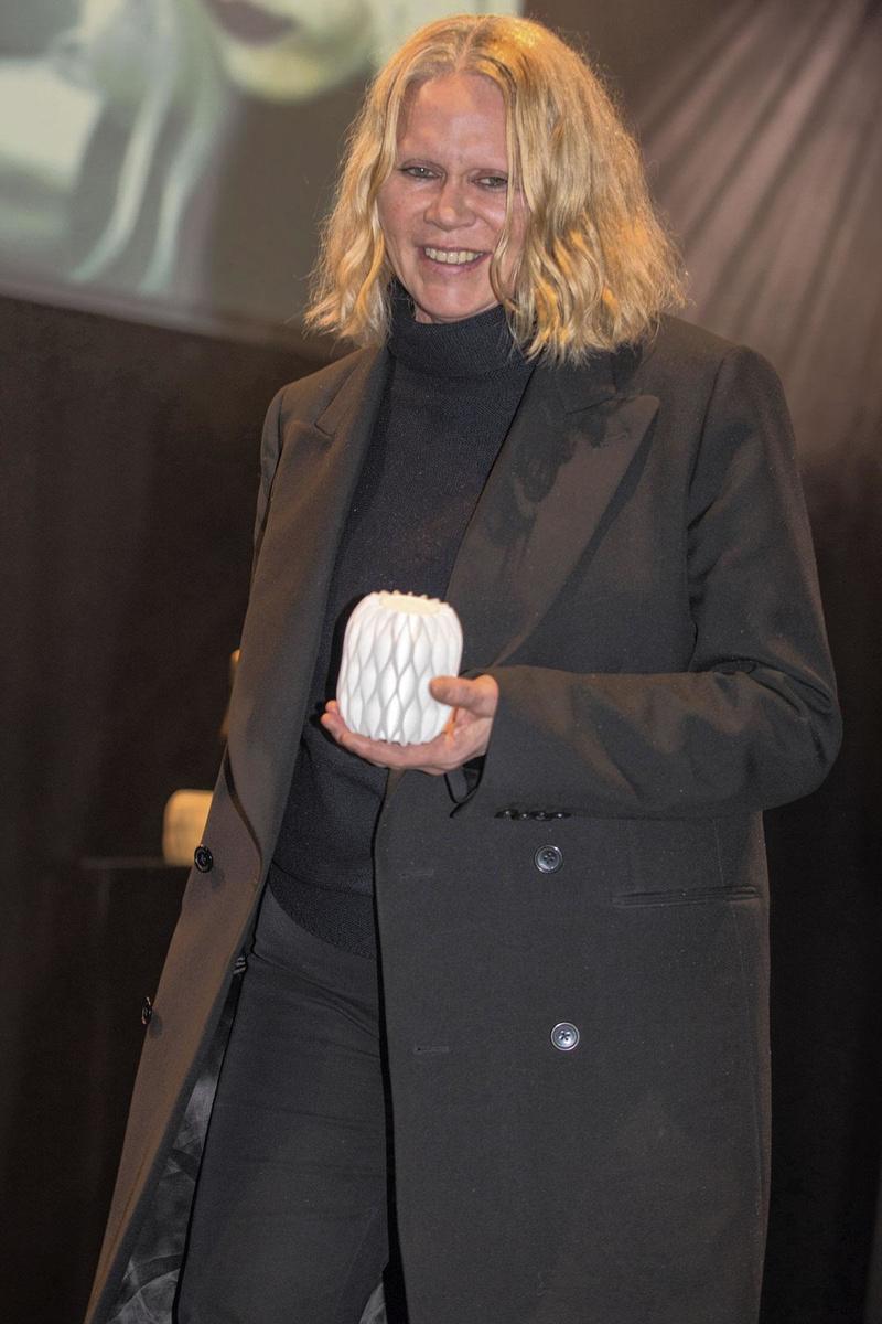 Inge Grognard, de vaste make-up artist van o.a. Balenciaga en Vetements.